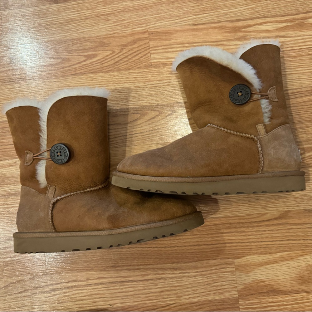 Bailey Button UGGS!